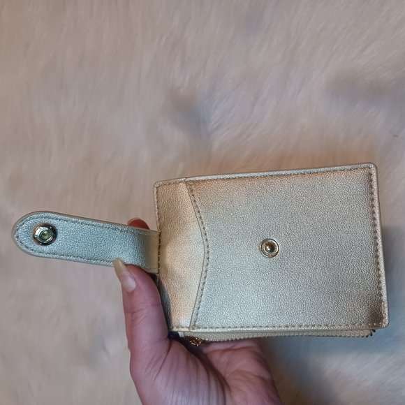 Crossbody Gold Card and Cash Holder "Wristlet" Badge Necklace Wallet ID Purse - Picture 13 of 13